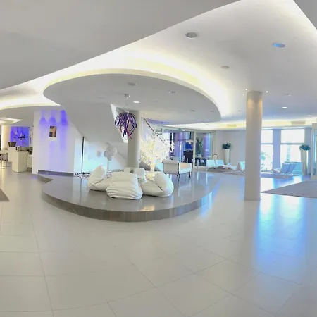 Yes Hotel Touring & Spa-2