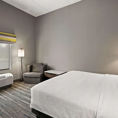 Hampton Inn & Suites Poughkeepsie-3