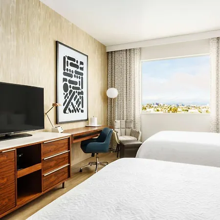Hampton Inn & Suites Santa Monica-3