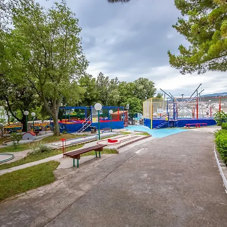 Paviljoni Slaven-2