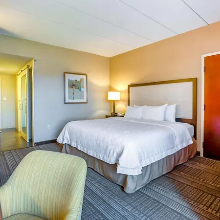 Hampton Inn Boston-Norwood-3