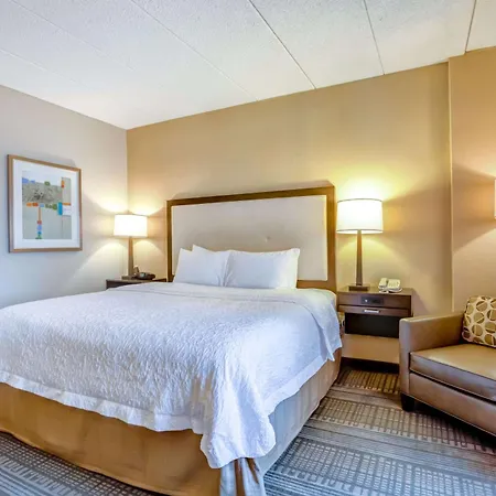 Hampton Inn Boston-Norwood-2