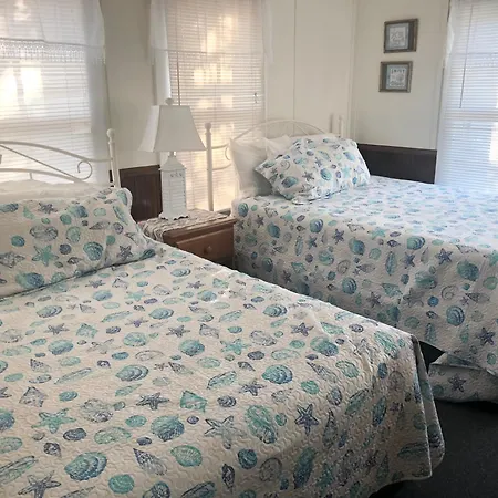 Sandpiper Beachfront Motel-3