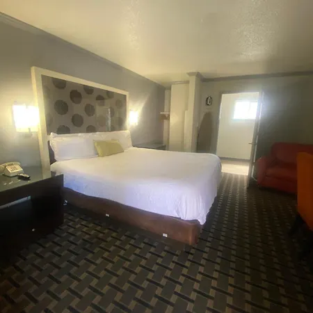 Budget Inn At The Heavenly Gondola-2
