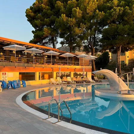 Hotel Vacances Bleues Delcloy-3