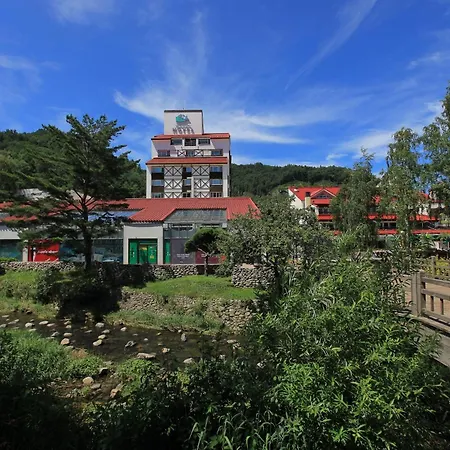 Mona Yongpyong-3