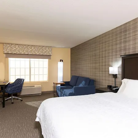 Hampton Inn Holland-2