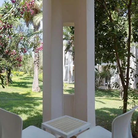 Doubletree By Hilton Bodrum Isil Club Ultra All-Inclusive Resort-3