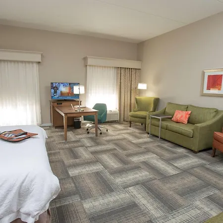 Hampton Inn & Suites Cincinnati-Union Centre-2