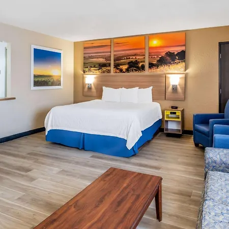 Days Inn By Wyndham Sioux Falls Airport-3