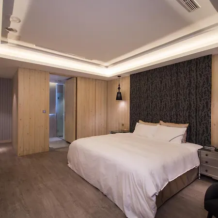 U-Her Hotel-3