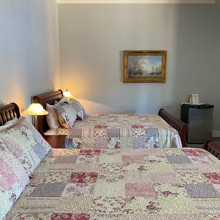 Lunenburg Arms Hotel-2