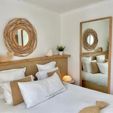 Hotel De La Plage - Mahogany-3