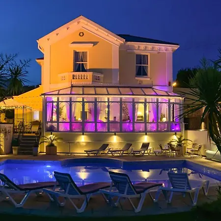 Riviera Lodge Hotel-3