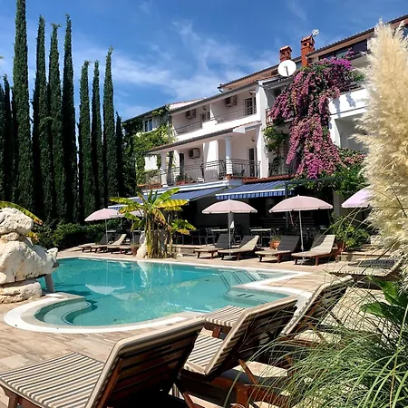 Gargamelo Pension-2