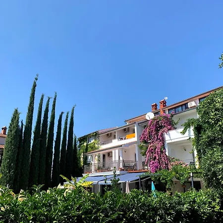 Gargamelo Pension-3