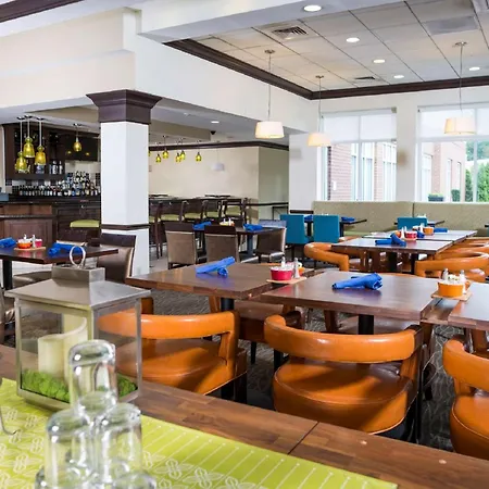 Hilton Garden Inn Hampton Coliseum Central-3