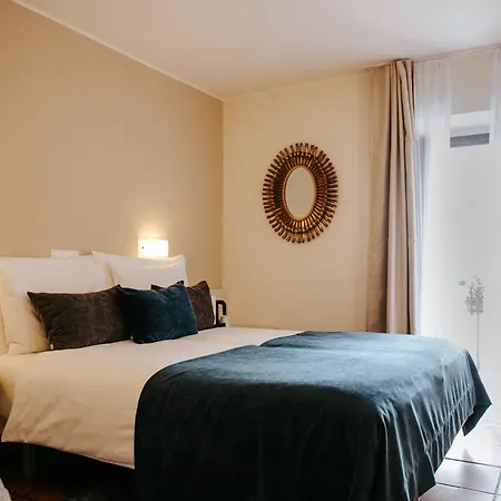 Vista Lakefront Boutique Hotel-2