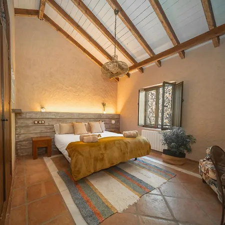 Eco Hotel Cueva Del Gato-2