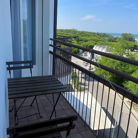 X Hotel-2