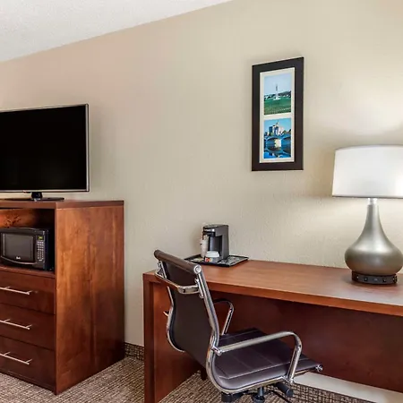Comfort Inn & Suites Middletown - Franklin-2