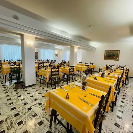 Hotel Dora-3