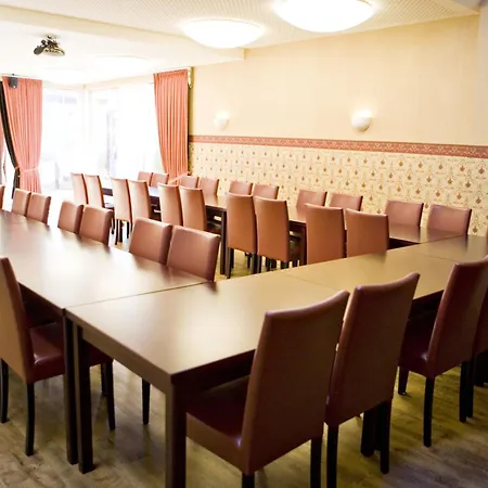 Hotel Neuwarft-2