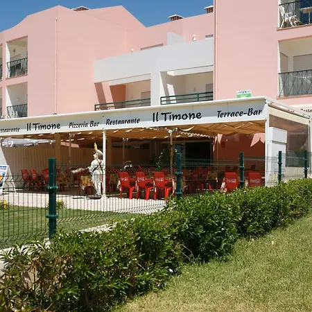 Apartamentos Coral Do Vau-3