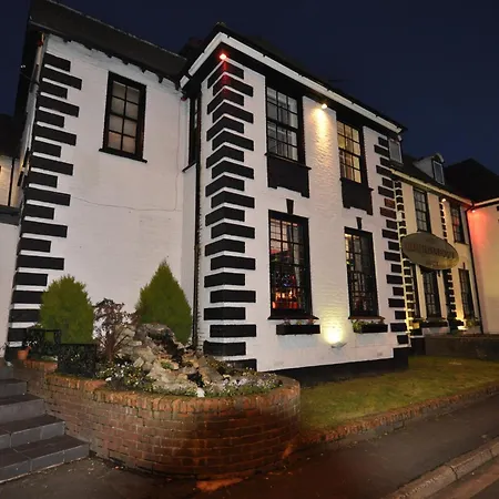 The Roundabout Hotel-2