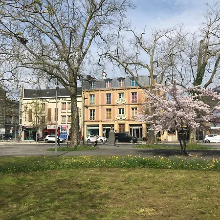 Hotel Couleurs Sud 46 Chambres Avec Ascenseur Et Bar-Restaurant Centre Ville-Gare Charleville-Mezieres-2