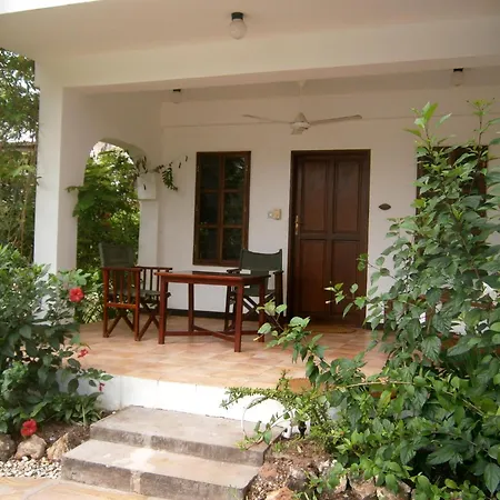 Flame Tree Cottages-3