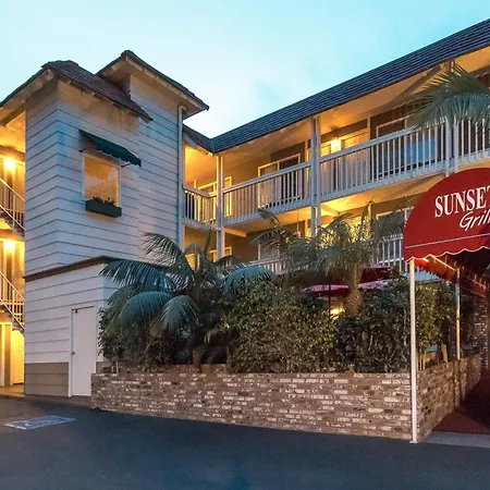 Ramada By Wyndham Costa Mesa/Newport Beach-2