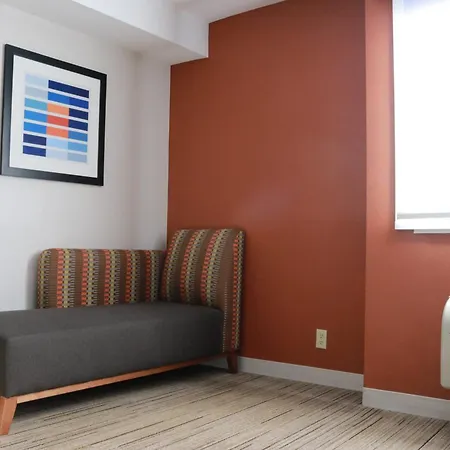 Holiday Inn Express & Suites Seattle-Sea-Tac Airport By Ihg-3