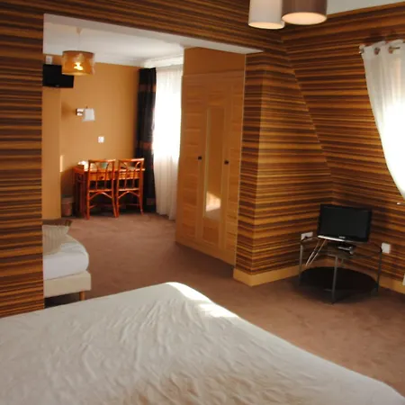Logis Hotel Du Casino Restaurant Le Mathelia-2
