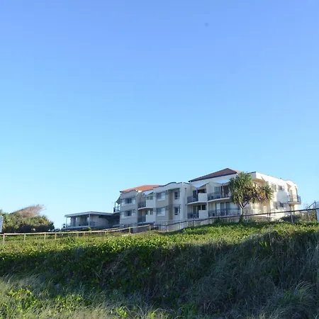 Golden Riviera Absolute Beachfront Resort-3