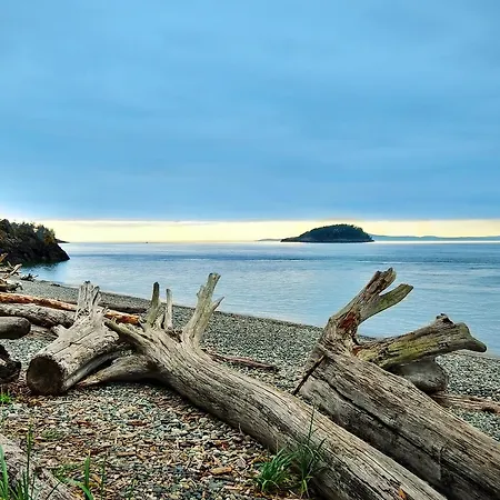 Coachman Inn Oak Harbor-3