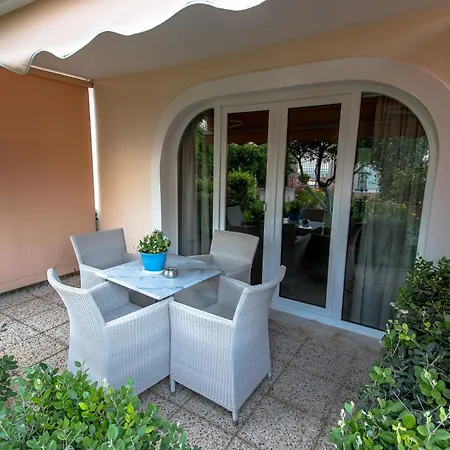 Over Sea Rooms & Villas-2