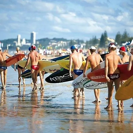 Surfers International Apartments-2