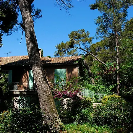 Hotel Les Mazets Des Roches-3