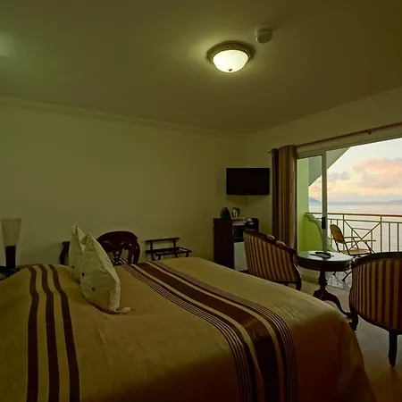 Treasure Cove Hotel & Restaurant-2