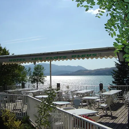 Hotel Les Flots Bleus-3