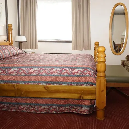 Mcintosh Country Inn & Conference Centre-2