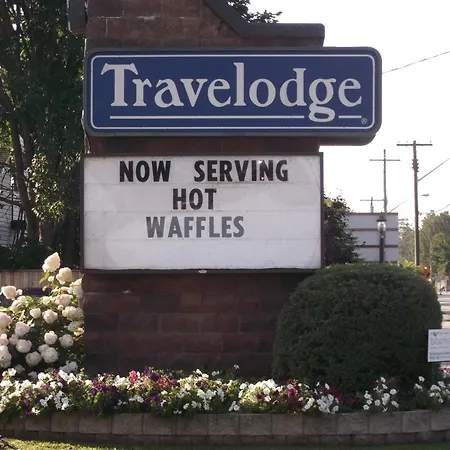 Travelodge By Wyndham North Bay Lakeshore-3