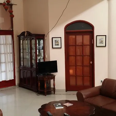 Mansion Giahn Bed & Breakfast-3