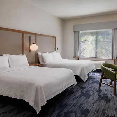Fairfield Inn & Suites By Marriott Kelowna-3