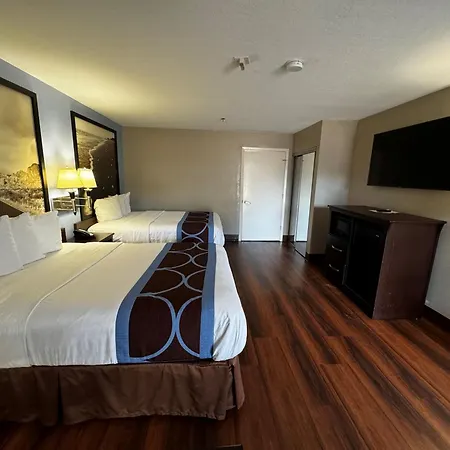 Super 8 By Wyndham Houston Webster Nasa-3