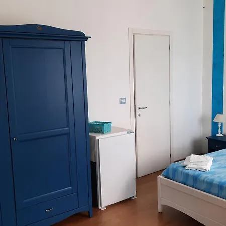 B&B Una Rotonda sul mare-2