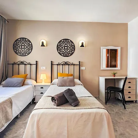 Azuline Hostal Dinamarca-2
