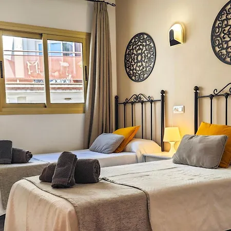 Azuline Hostal Dinamarca-3