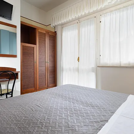 Hotel Avana Fronte Mare-2